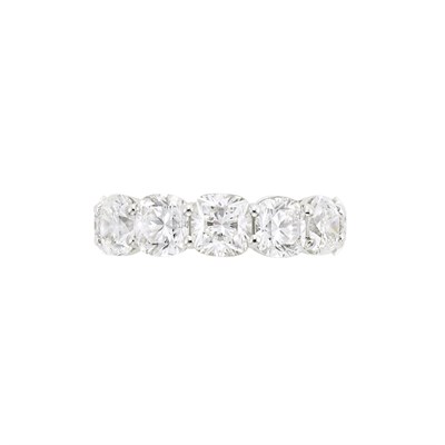 Lot 331 - Platinum and Diamond Band Ring