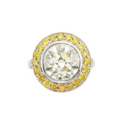 Lot 299 - White Gold, Diamond and Colored Diamond Ring