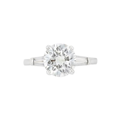 Lot 311 - Platinum and Diamond Ring