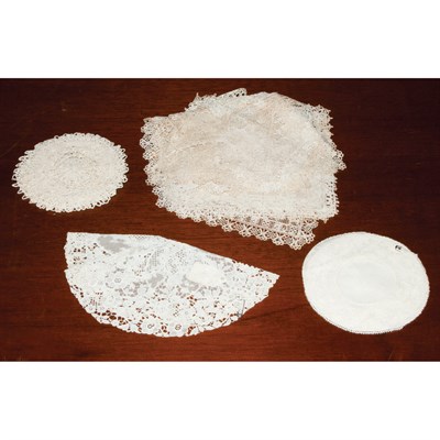 Lot 233 - Large Group of Linens and Lace Articles