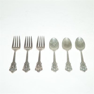 Lot 262 - Wallace Sterling Silver Flatware Service In...