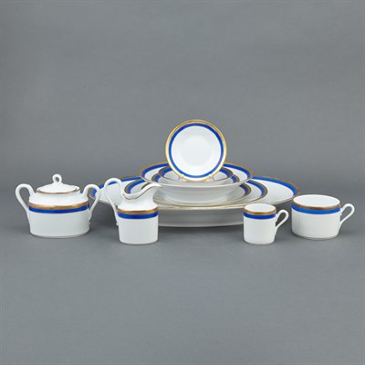 Lot 330 - Ginori Porcelain Dinner Service In the Palermo...