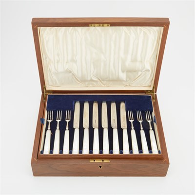 Lot 231 - George V Silver and Mother-of-Pearl Dessert...