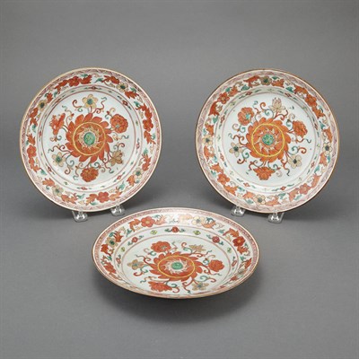 Lot 394 - Set of Three Chinese Imari Plates Diameter 9...