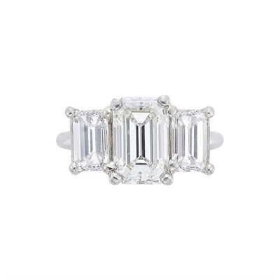 Lot 360 - Platinum and Diamond Three Stone Ring