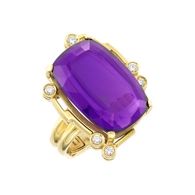 Lot 1003 - Gold, Amethyst and Diamond Ring