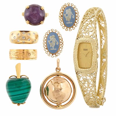 Lot 1432 - Group of Gold Jewelry