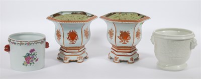 Lot 287 - Pair of Mottahedeh Lowestoft Reproduction Gilt...