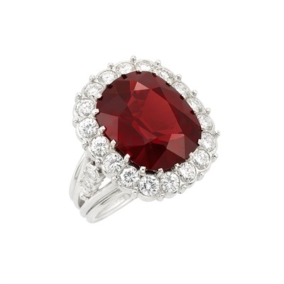Lot 281 - Platinum, Red Spinel and Diamond Ring