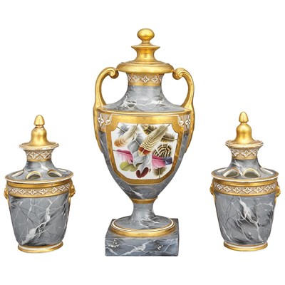 Lot 122 - Chamberlain's Worcester Feather Decorated...