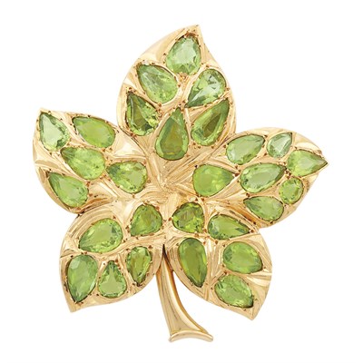 Lot 257 - Gold and Peridot Leaf Clip