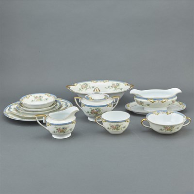 Lot 215 - Noritake Porcelain Dinner Service In the...