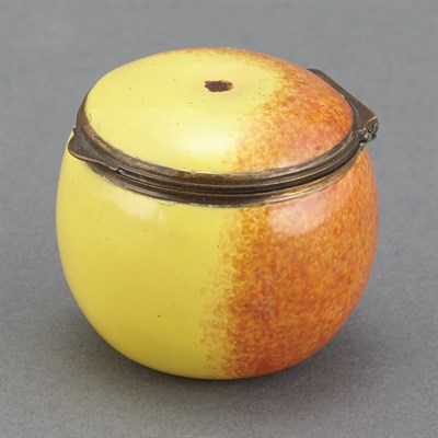 Lot 226 - English Enamel Apple-Form Snuff Box 19th...