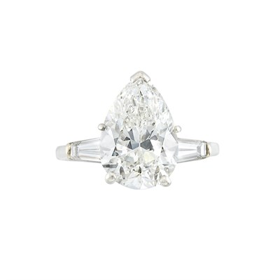 Lot 447 - Platinum and Diamond Ring