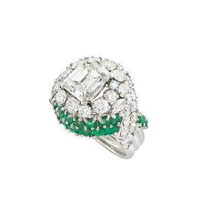 Lot 269 - Platinum, Diamond and Emerald Dome Ring