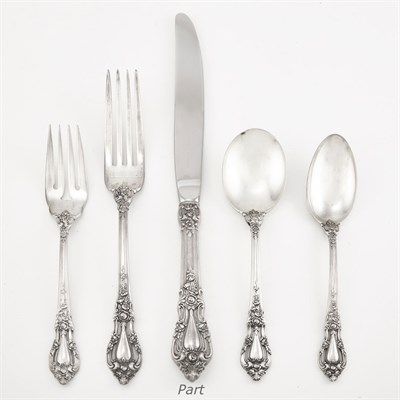 Lot 354 - Lunt Sterling Silver Flatware Service In the...