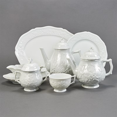 Lot 168 - Limoges Ceralene Raynaud Porcelain Dinner...