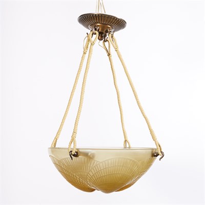 Lot 450 - R. Lalique Molded Glass CoquillesPlafonnier...
