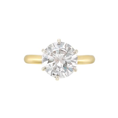 Lot 226 - Gold and Diamond Ring