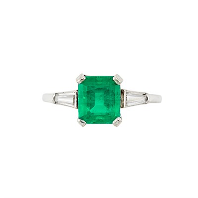 Lot 283 - Platinum, Emerald and Diamond Ring