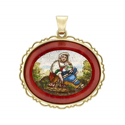 Lot 1051 - Gold, Agate and Micromosaic Pendant