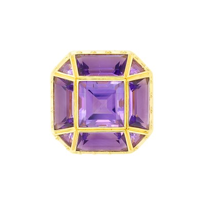 Lot 1004 - Gold and Amethyst Ring