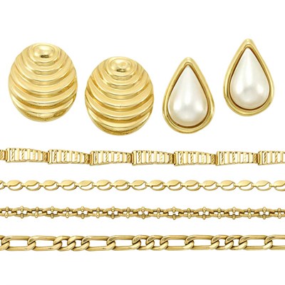 Lot 1359 - Group of Gold Jewelry