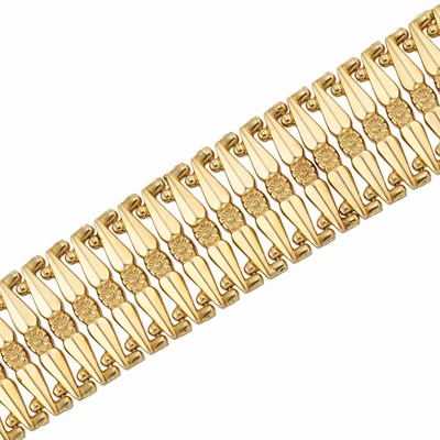 Lot 1058 - Gold Bracelet