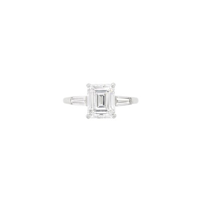 Lot 671 - Platinum and Diamond Ring, Cartier