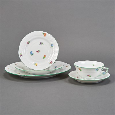 Lot 254 - Herend Porcelain Part Dinner Service In the...