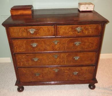 Lot 146 - George II Walnut Chest of Drawers Height 35...