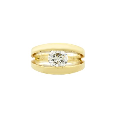 Lot 18 - Gold and Diamond Ring