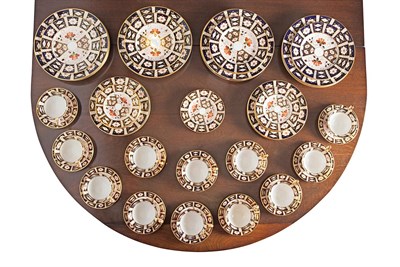 Lot 419 - Royal Crown Derby Traditional Imari Pattern...