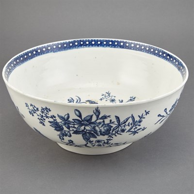 Lot 436 - Worcester Blue and White Porcelain Punch Bowl...