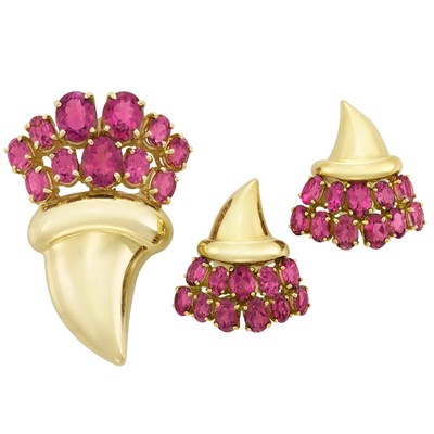 Lot 167 - Gold and Pink Tourmaline Brooch and Pair of Earclips