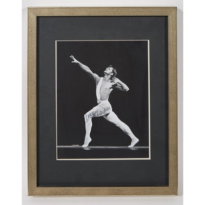 Lot 181 - BARYSHNIKOV, MIKHAIL Signed photograph,...