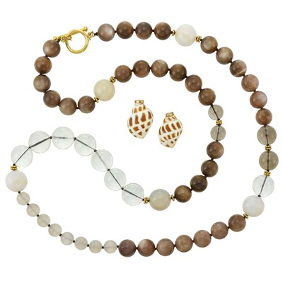 Lot 1188 - Agate and Gold Bead Necklace with Gold Toggle Clasp and Pair of Shell Earclips