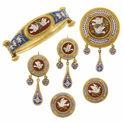 Lot 34 - Suite of Antique Gold and Micromosaic Jewelry