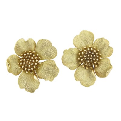 Lot 7 - Pair of Gold 'Dogwood' Flower Earclips, Tiffany & Co.