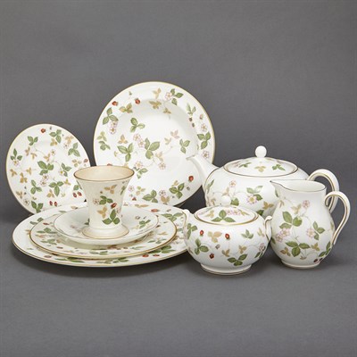 Lot 243 - Wedgwood Porcelain Dinner Service In the Wild...