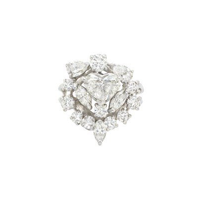 Lot 299 - Platinum and Diamond Ring