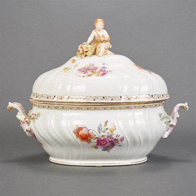 Lot 498 - KPM Porcelain Covered Soup Tureen Length 16...