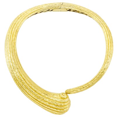 Lot 240 - Hammered Gold Necklace