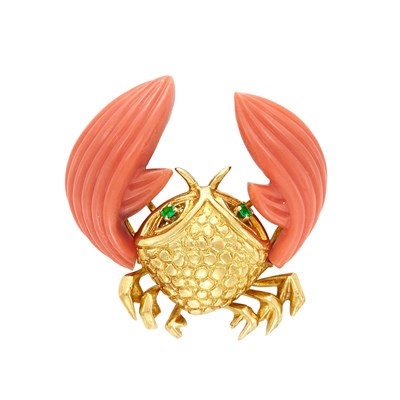 Lot 560 - Gold, Fluted Coral and Emerald Crab Clip-Brooch