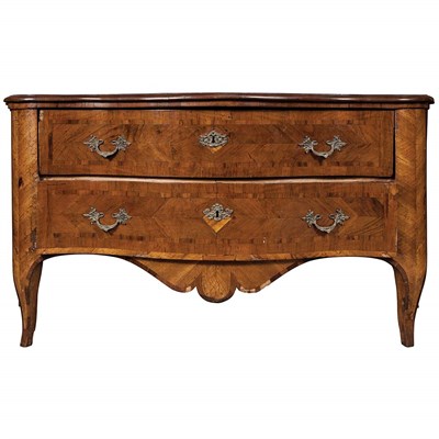 Lot 535 - Italian Rococo Walnut Commode The serpentine...