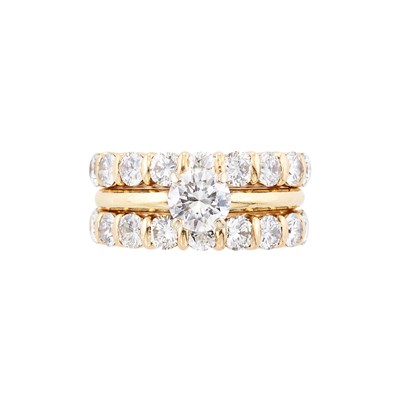 Lot 208 - Gold and Diamond Ring