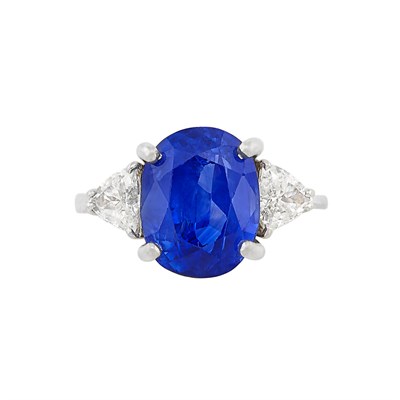 Lot 422 - White Gold, Sapphire and Diamond Ring