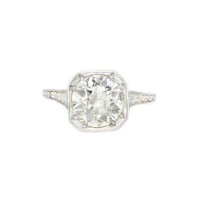 Lot 349 - Platinum and Diamond Ring