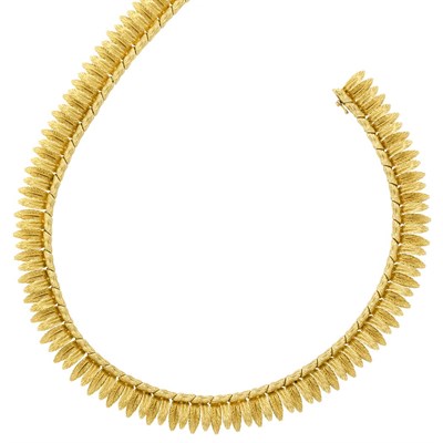 Lot 398 - Gold Leaf Necklace