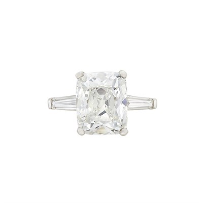 Lot 456 - Platinum and Diamond Ring
